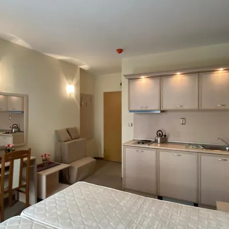 Apartman Avalon C 200 Private Studio