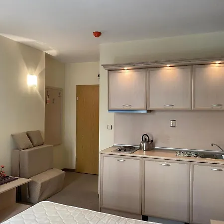 Апартамент Avalon C 200 Private Studio *