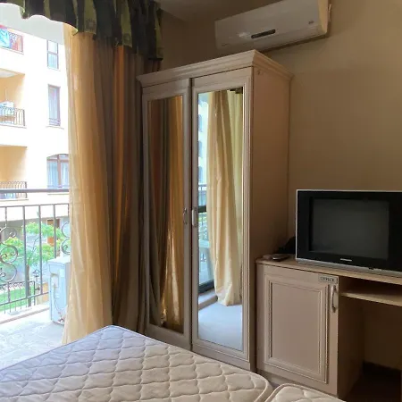 Avalon C 200 Private Studio Апартамент *