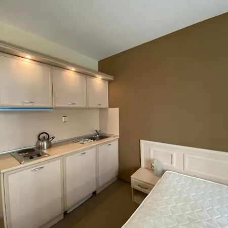 Avalon C 200 Private Studio * Слънчев бряг